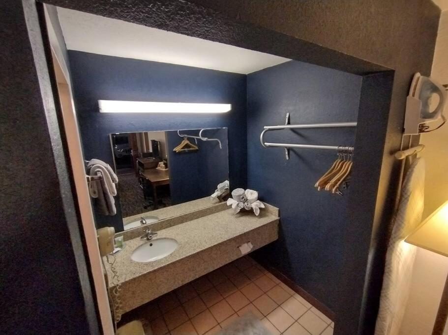 Osu 2 Queen Beds Hotel Room 117 Wi-Fi 스틸워트 외부 사진